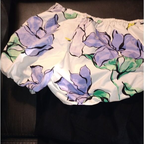 🆕💐A New Day Floral One Shoulder Puff Sleeve Cropped Top - Picture 3 of 4